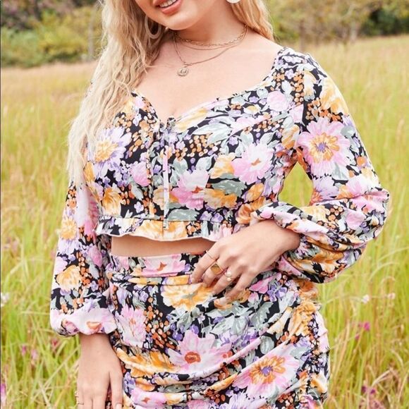 Floral cropped blouse  - Picture 1 of 5